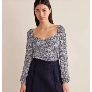 Boden Ditsy Daisy Navy White Floral Print Sweetheart Neckline Blouse